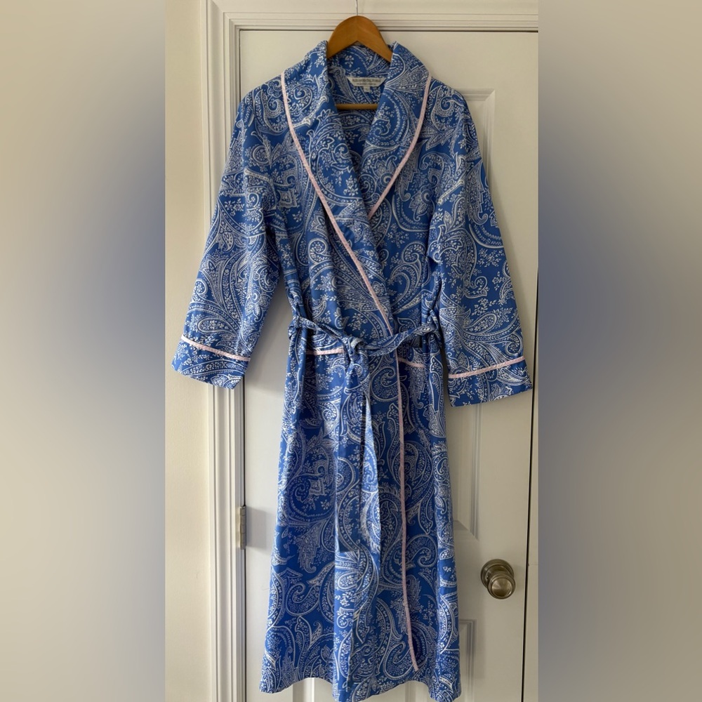 Alexander Del Rossa Blue and White Paisley Robe
